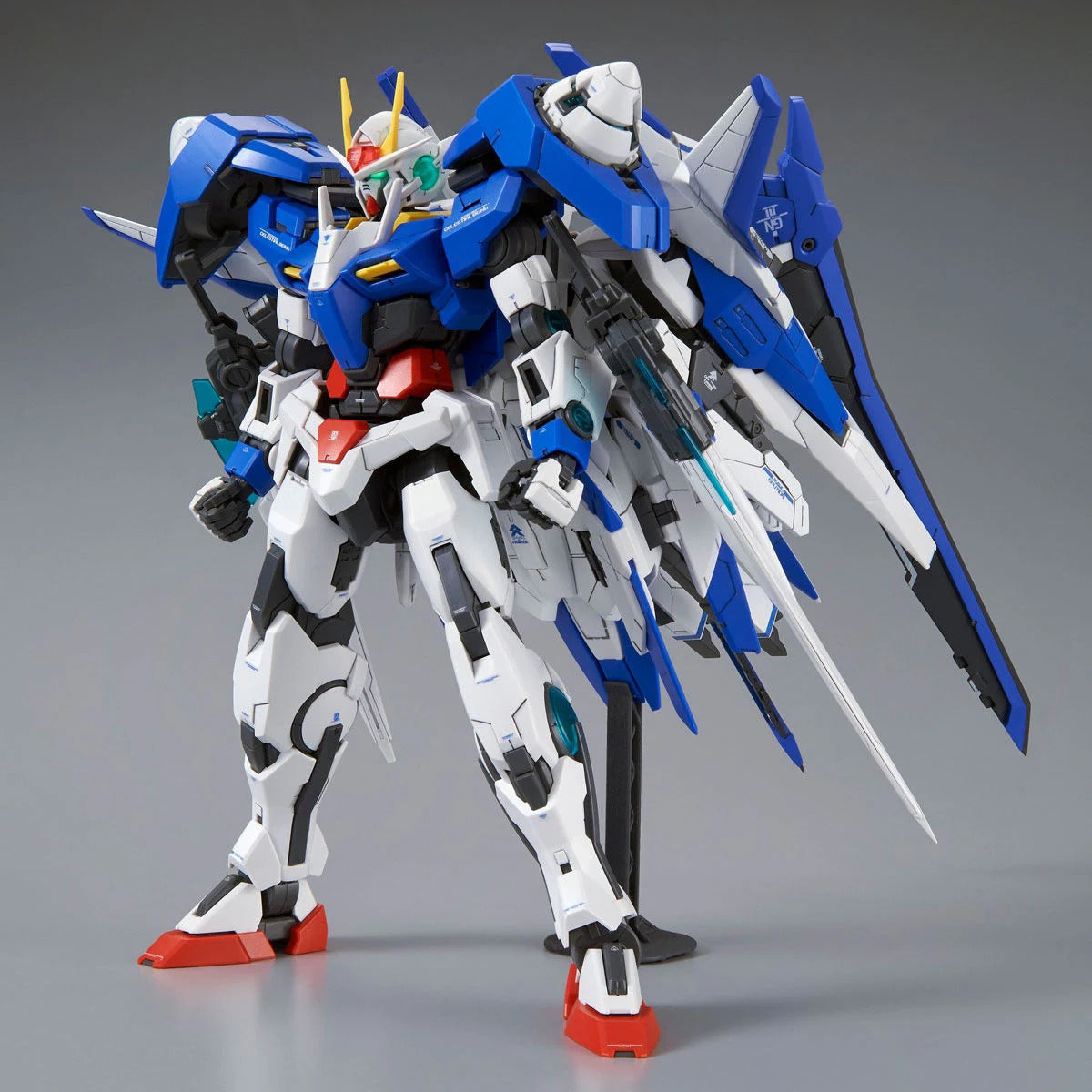 BANDAI GUNDAM MG 1/100 OO XN RAISER BANDAI GUNDAM MG 1/100 OO XN RAISER